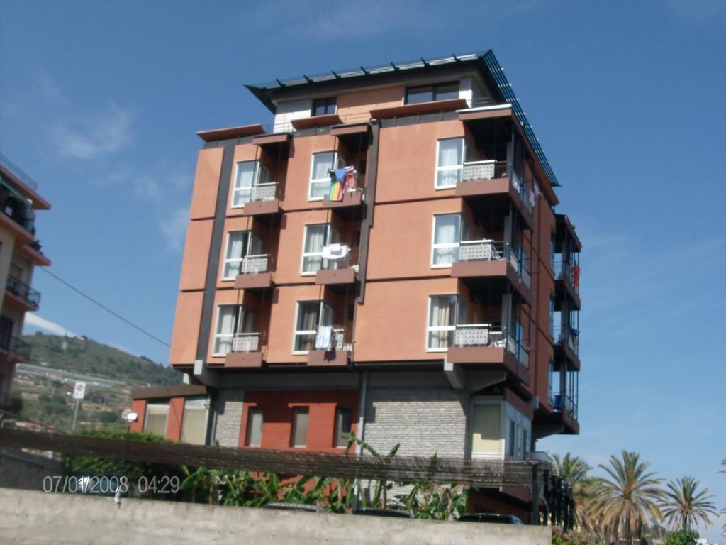 Residence Dei Fiori Бордигера Экстерьер фото