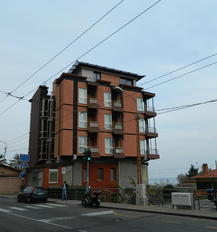 Residence Dei Fiori Бордигера Экстерьер фото