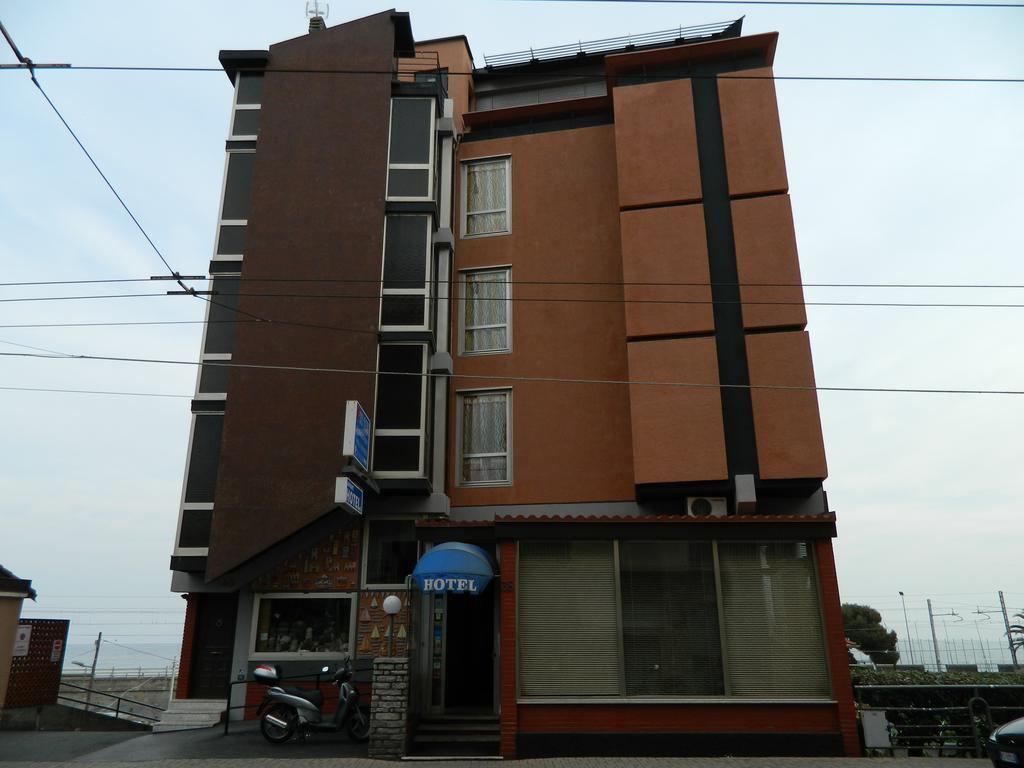 Residence Dei Fiori Бордигера Экстерьер фото